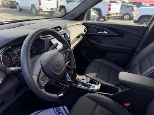 Mosaic Black Metallic 2023 Chevrolet Trailblazer RS