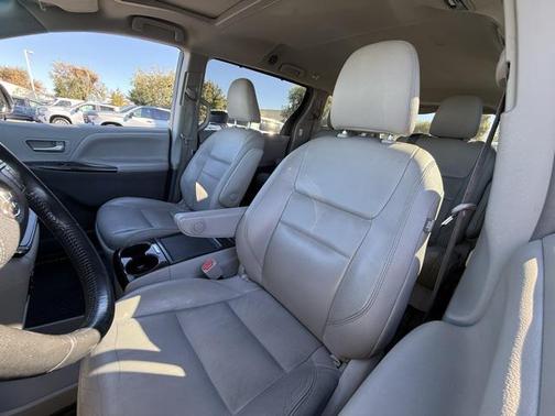 2015 Toyota Sienna XLE