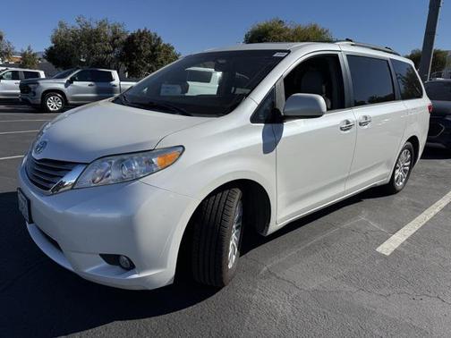 2015 Toyota Sienna XLE