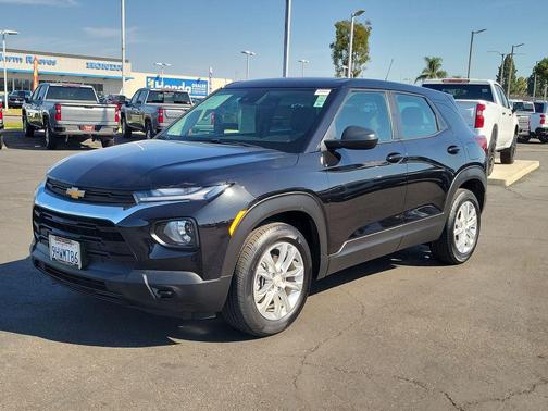 Mosaic Black Metallic 2023 Chevrolet Trailblazer LS