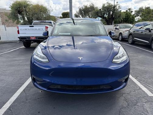 2023 Tesla Model Y Long Range Dual Motor All-Wheel Drive