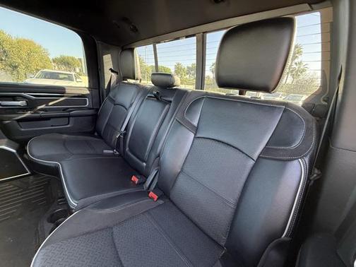 2023 RAM 2500 Laramie Crew Cab 4x4 6'4' Box