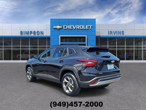 Mosaic Black Metallic 2026 Chevrolet Trax LT