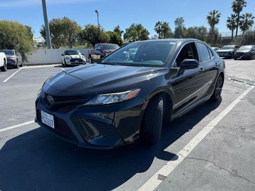 2020 Toyota Camry SE
