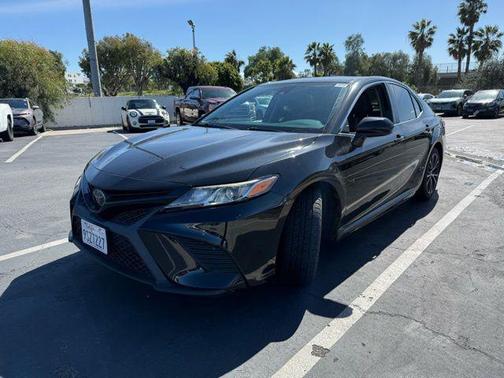 2020 Toyota Camry SE