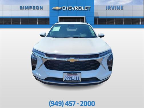 Summit White 2025 Chevrolet Trax LT