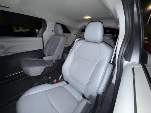 2022 Toyota Sienna XLE