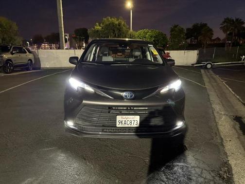 2022 Toyota Sienna XLE