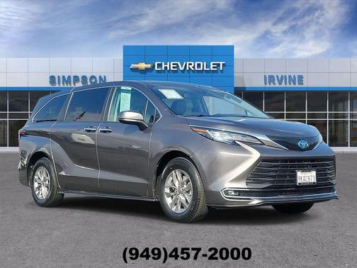 2022 Toyota Sienna XLE