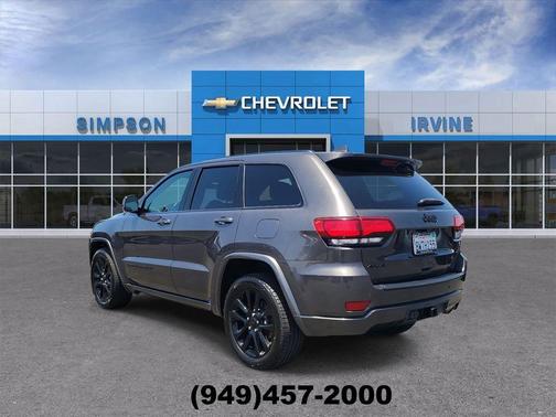 Granite Crystal Metallic Clearcoat 2021 Jeep Grand Cherokee Laredo
