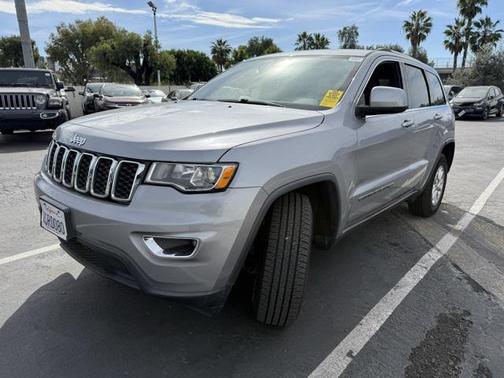 2019 Jeep Grand Cherokee Laredo