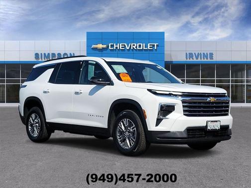 Summit White 2026 Chevrolet Traverse LT