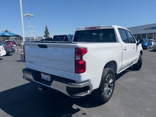 Summit White 2022 Chevrolet Silverado 1500 LT
