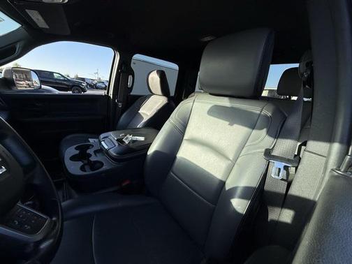 2022 RAM 2500 Tradesman Crew Cab 4x4 8' Box