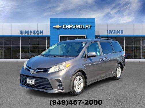2018 Toyota Sienna LE