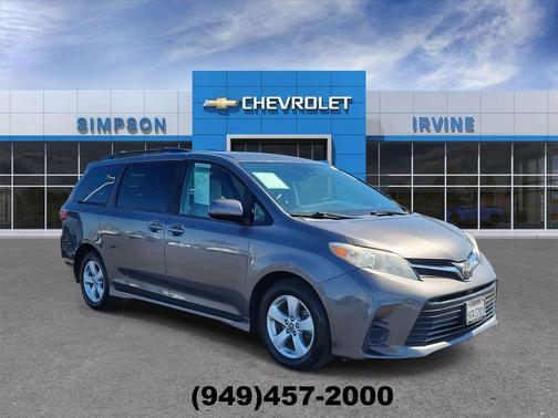 2018 Toyota Sienna LE