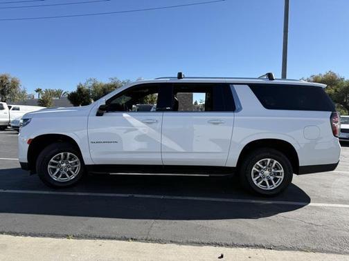 2024 Chevrolet Suburban LS