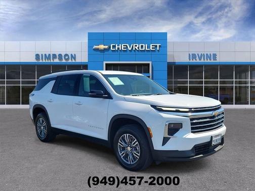 Summit White 2026 Chevrolet Traverse LT