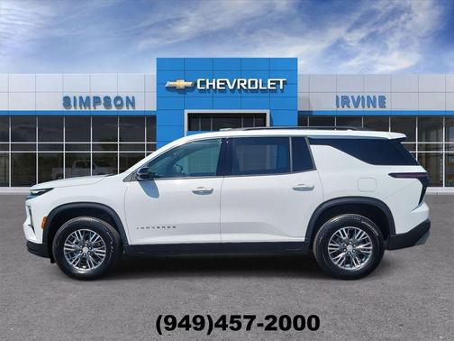 Summit White 2026 Chevrolet Traverse LT