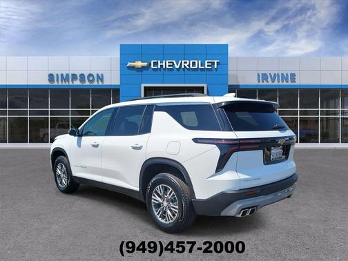 Summit White 2026 Chevrolet Traverse LT