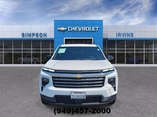 Summit White 2026 Chevrolet Traverse LT