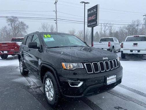 Photo 1 of 30 of 2020 Jeep Grand Cherokee Laredo
