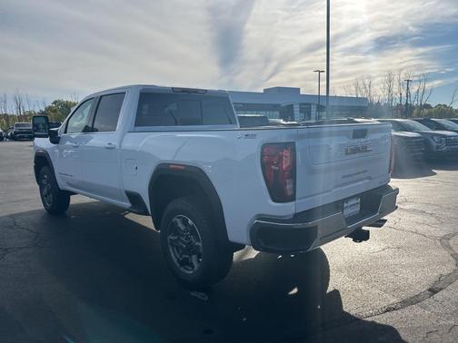 2026 GMC Sierra 2500 SLE