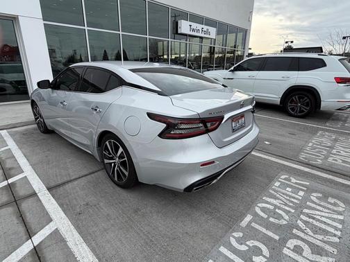 2021 Nissan Maxima SV