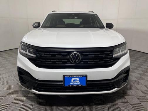 2023 Volkswagen Atlas Cross Sport 2.0T SEL R-Line Black