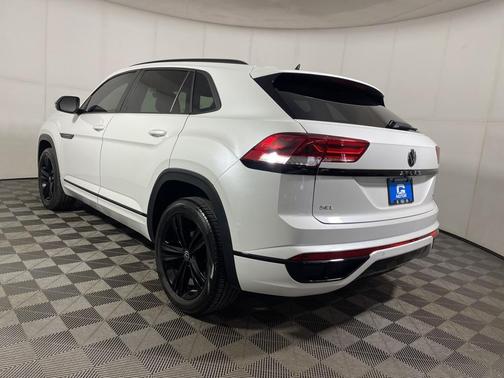 2023 Volkswagen Atlas Cross Sport 2.0T SEL R-Line Black