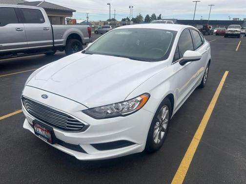 Oxford White 2017 Ford Fusion SE