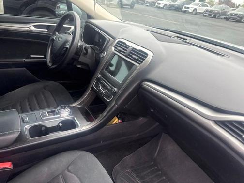 Oxford White 2017 Ford Fusion SE