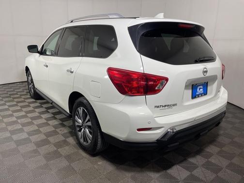 2019 Nissan Pathfinder S