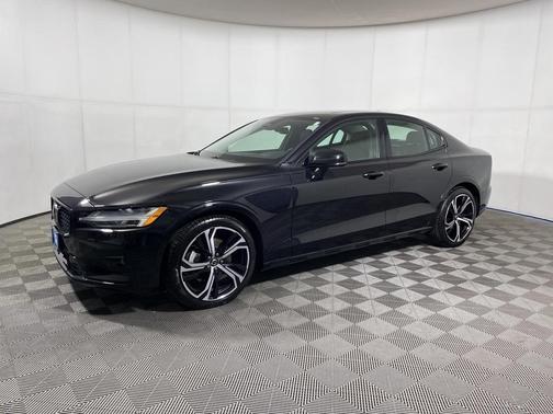 2025 Volvo S60 B5 Core