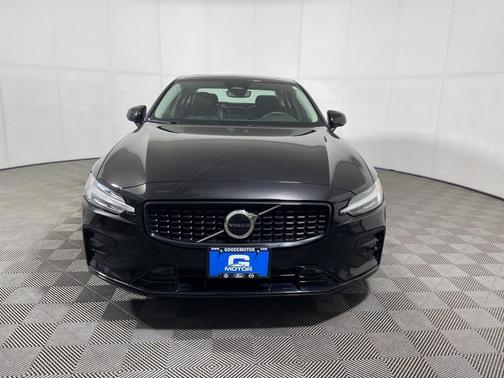 2025 Volvo S60 B5 Core