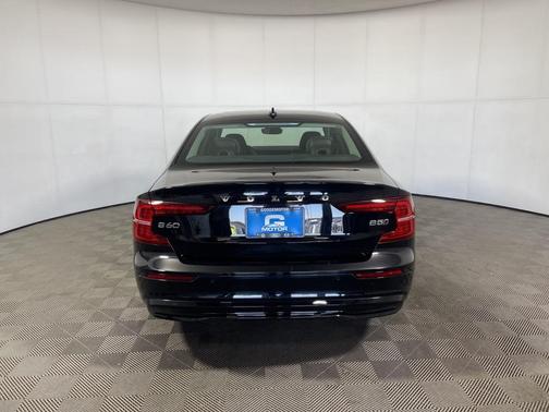 2025 Volvo S60 B5 Core