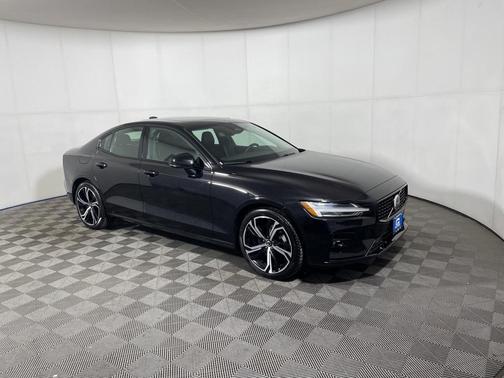 2025 Volvo S60 B5 Core