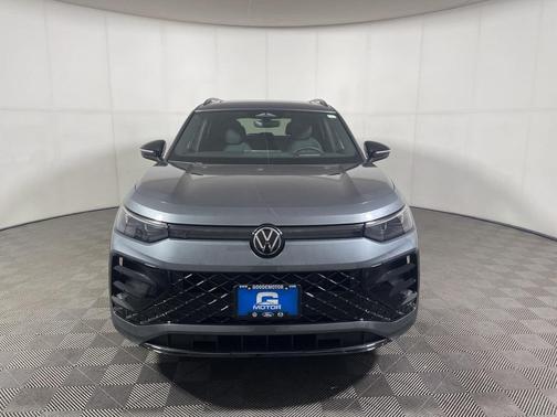 2025 Volkswagen Tiguan 2.0T SE R-Line Black