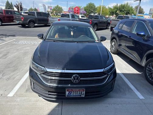 Deep Black Pearl Effect 2023 Volkswagen Jetta 1.5T SEL