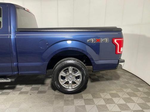 Blue 2016 Ford F-150 XLT