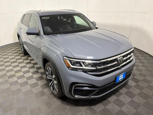 Pure Gray 2023 Volkswagen Atlas Cross Sport 3.6L V6 SEL Premium R-Line