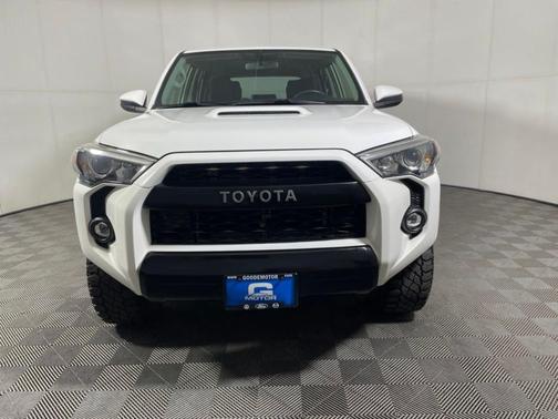 Super White 2019 Toyota 4Runner Sport