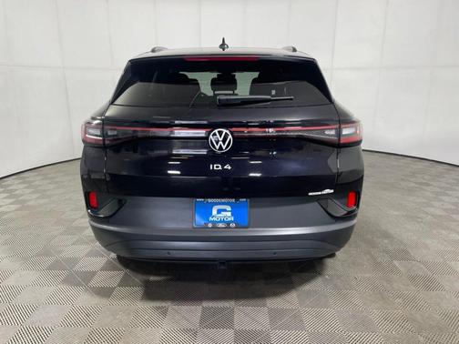 Deep Black Pearl Effect 2023 Volkswagen ID.4 Pro