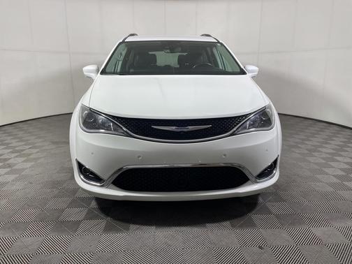 2020 Chrysler Pacifica Touring-L Plus