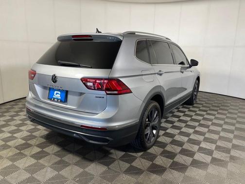 Pyrite Silver Metallic 2022 Volkswagen Tiguan 2.0T SE