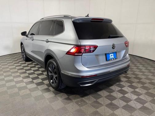 Pyrite Silver Metallic 2022 Volkswagen Tiguan 2.0T SE