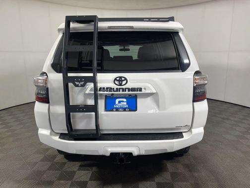 Super White 2016 Toyota 4Runner SR5