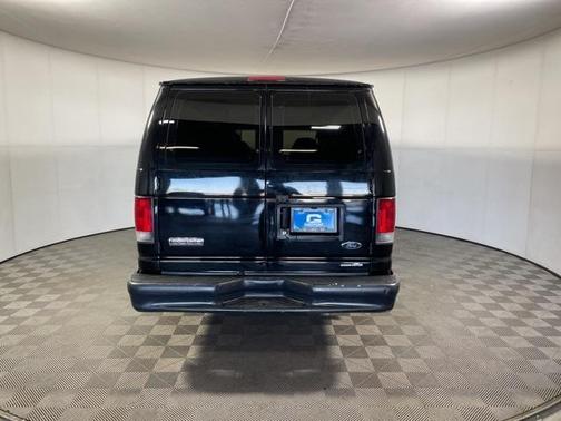 2008 Ford E350 Super Duty 