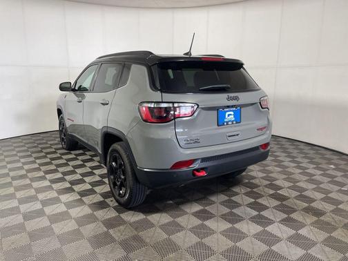 Sting Gray Clearcoat 2024 Jeep Compass Trailhawk