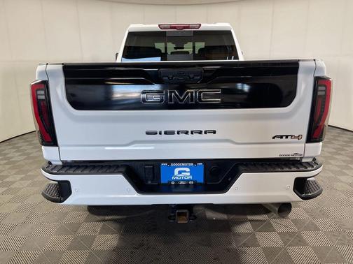 2024 GMC Sierra 2500 AT4